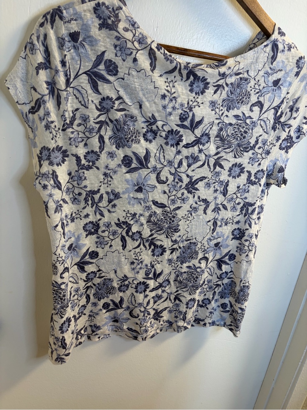 Rachel Zoe 100% Linen Floral Top Women’s L Blue Ivory Cowl Neck Blouse - Picture 7 of 12